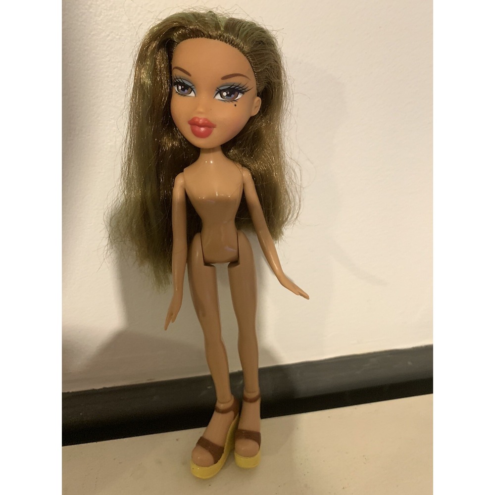 Bratz Tokyo A Go Go Yasmin Doll Only Nude‎ With Shoes Green Hair Highlights